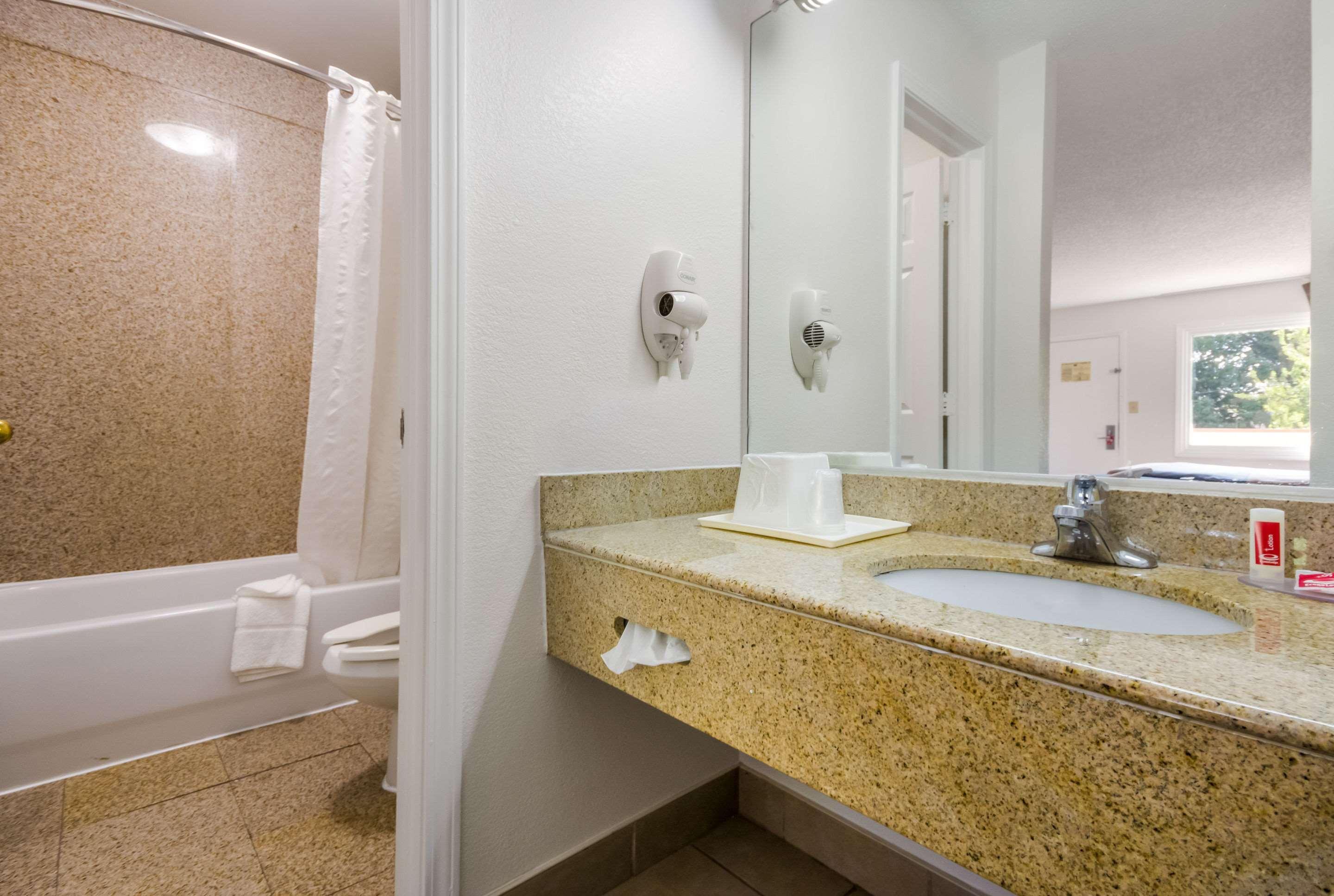 Econo Lodge Little Creek Norfolk Exteriér fotografie